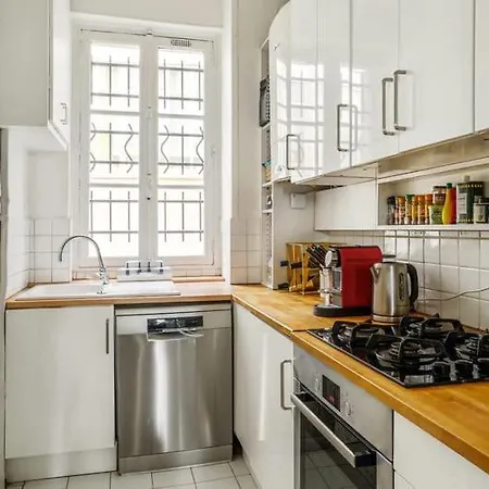 Au Coeur Des Batignolles Daire