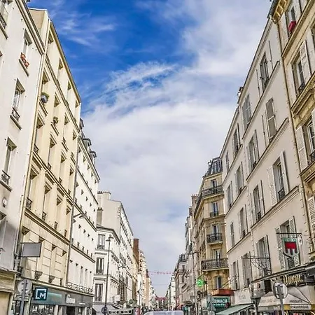 Au Coeur Des Batignolles * Paris